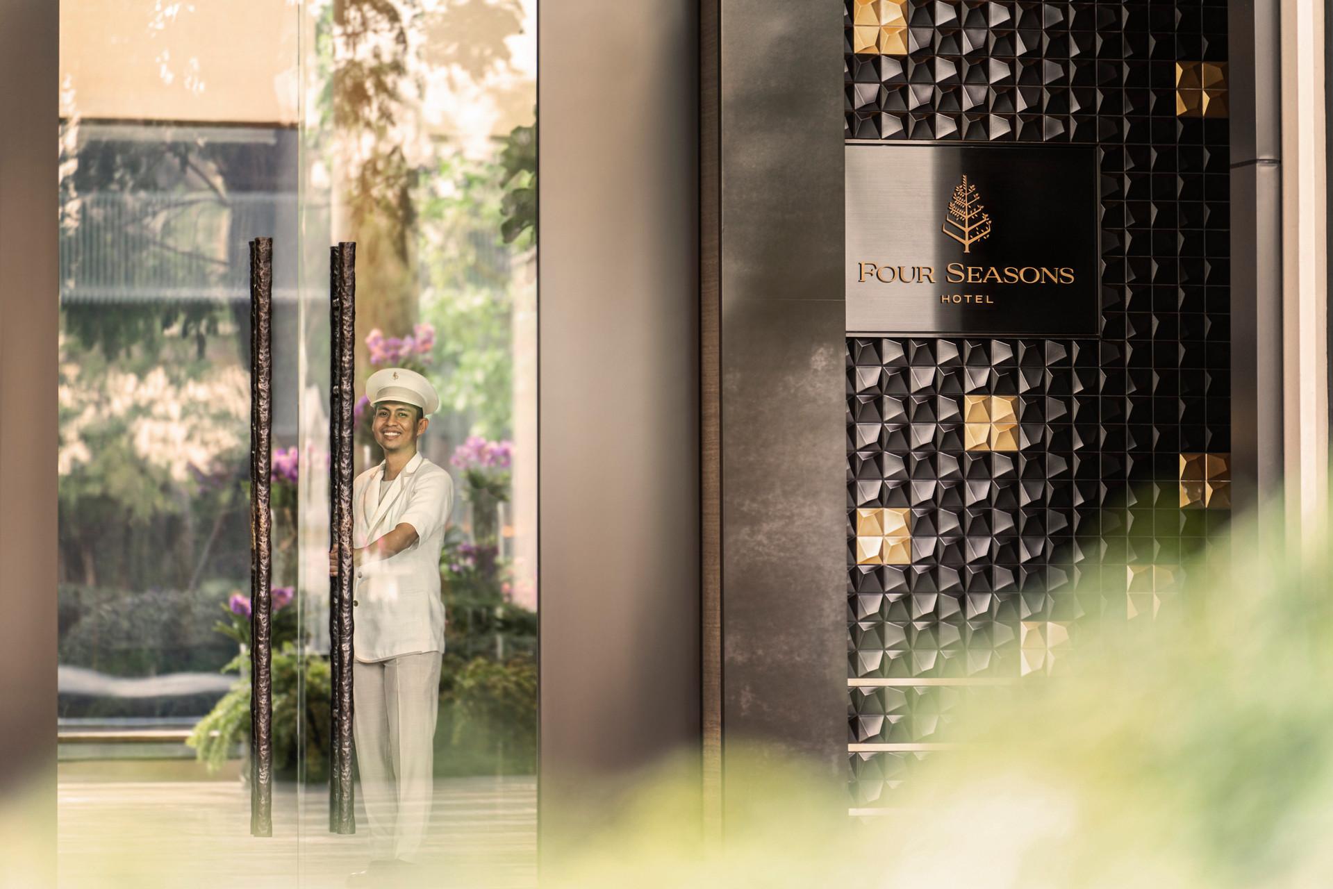 Four Seasons Hotel Bangkok At Chao Phraya River Exterior foto